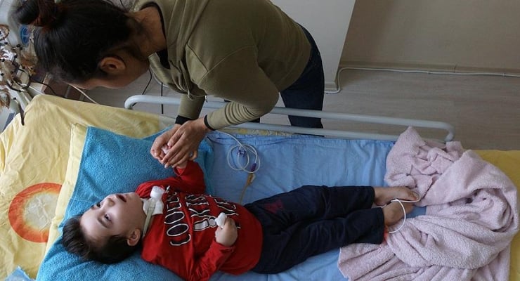 Ameliyatta oksijen yerine azot gazı verilen çocuk hayatını kaybetti