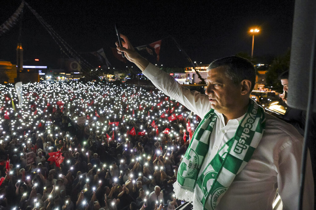 Özel’den Erdoğan’a: Tarihe darbenin başı olarak geçiyorsunuz