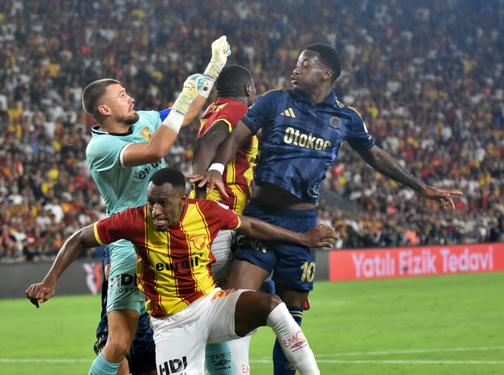 Göztepe, Fenerbahçe, Süper Lig