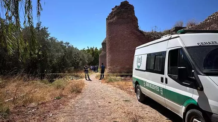İznik’te tarihi surların dibinde erkek cesedi bulundu