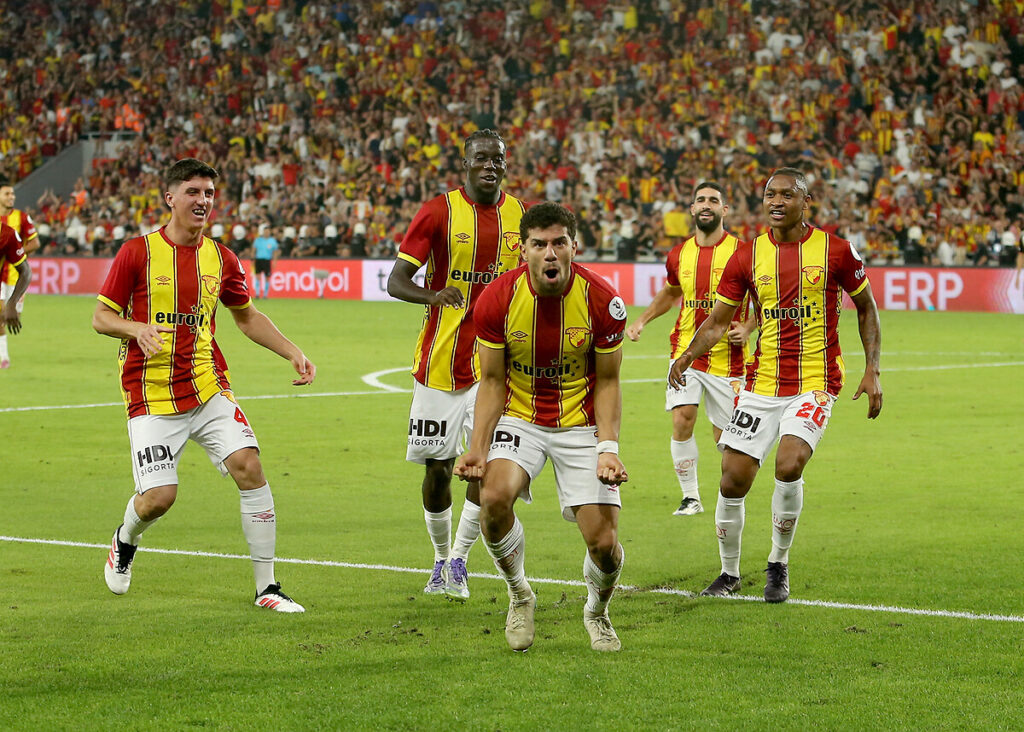 Göztepe-Beşiktaş, Sabra, sevinç
