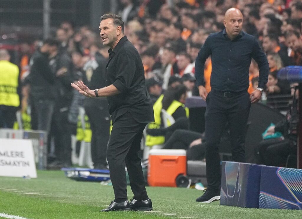 Okan Buruk ve Arne Slot
