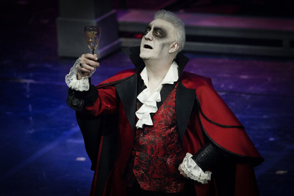 Tamer Karadağlı, kendi oyunu Dracula’ya 6 milyon lira harcadı