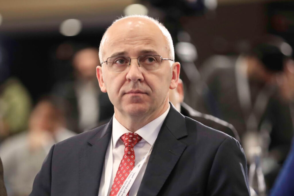 “Troll” akademisyen Ahmet Uysal 10 Kasım paylaşımını sildi