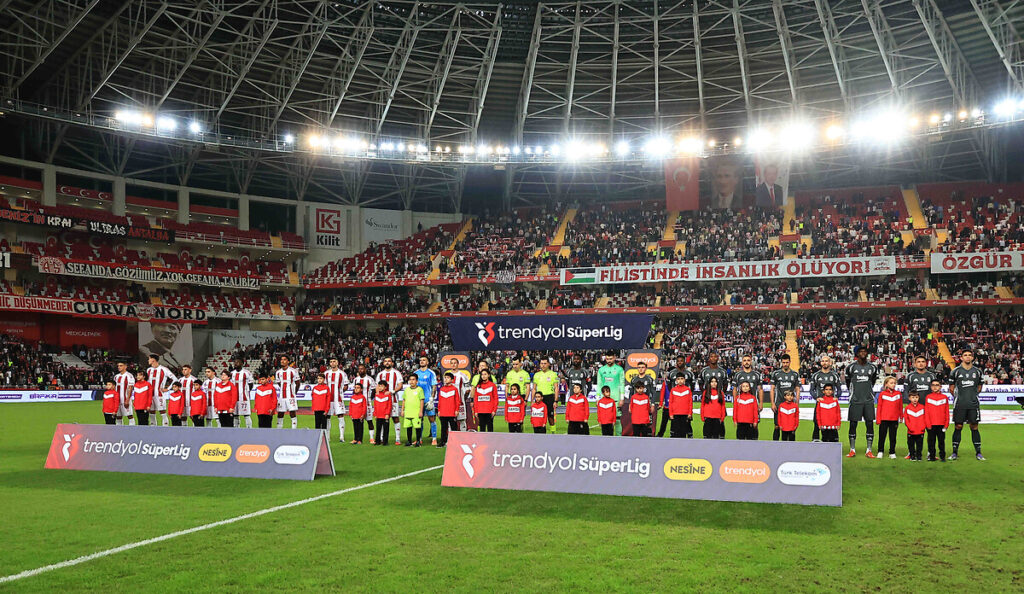 Antalyapor, Beşiktaş