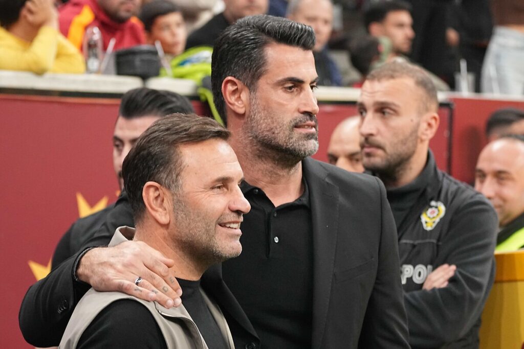 Galatasaray Teknik Direktörü Okan Buruk ve Gençlerbirliği Tekni Direktörü Volkan Demirel