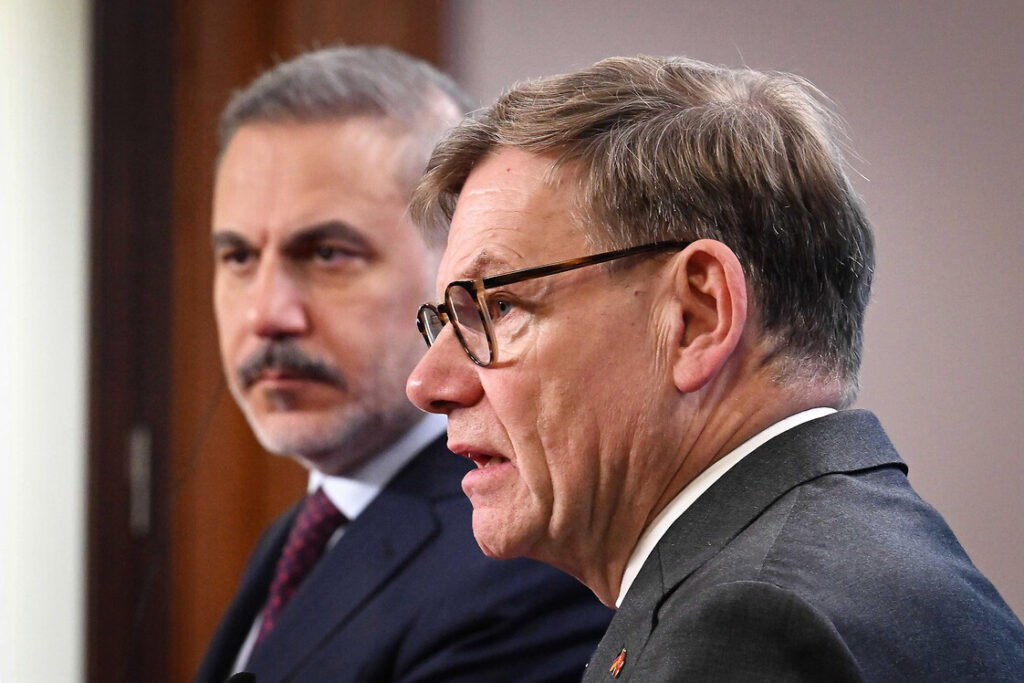 Berlin’de Hakan Fidan’a ince “Saray” mesajı: “Bizde her şey halka açıktır”