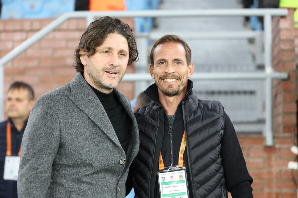 Fatih Tekke, Joao Pereira