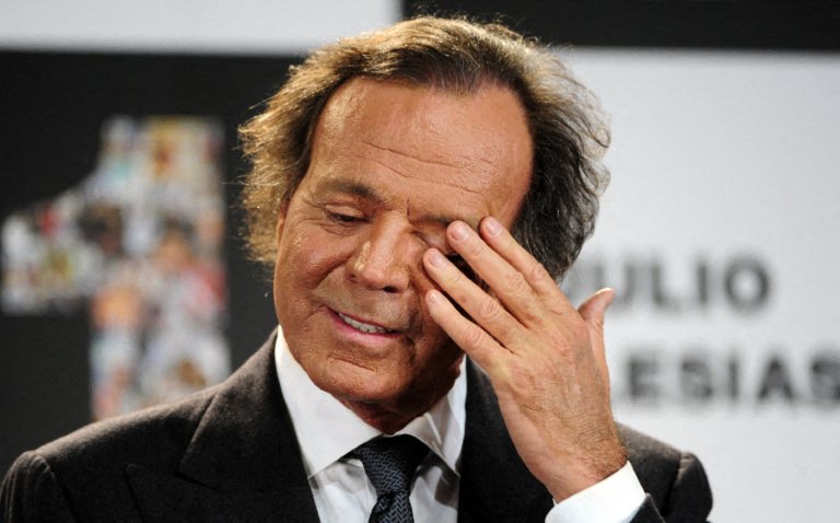 Julio Iglesias Karayipler’de cinsel saldırı ile suçlandı