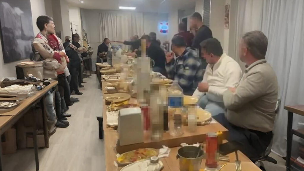 MHP’lilerin alkol masasındaki sela görüntülerine soruşturma açıldı