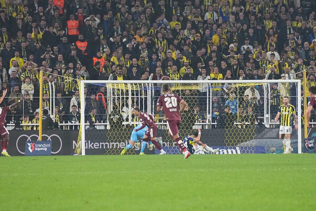 Fenerbahçe, Göztepe, Süper Lig