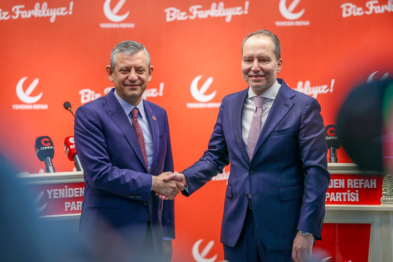 Özgür Özel, AKP’nin belediye başkanlarına yaptığı teklifleri açıkladı