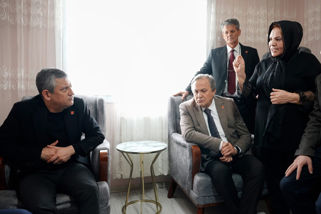 Depremde 6 evladını kaybeden aile: Devleti övmedik diye çocuklarımızla tehdit ettiler