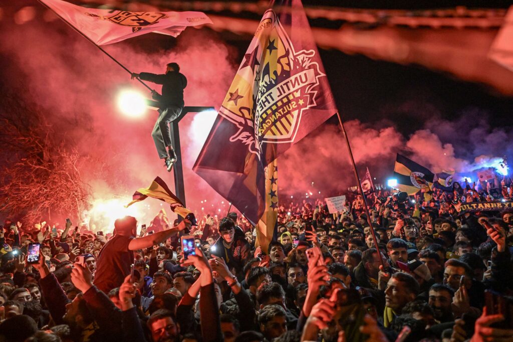 Kante, Sabiha Gökçen Havalimanı'nda böyle karşılandı. 