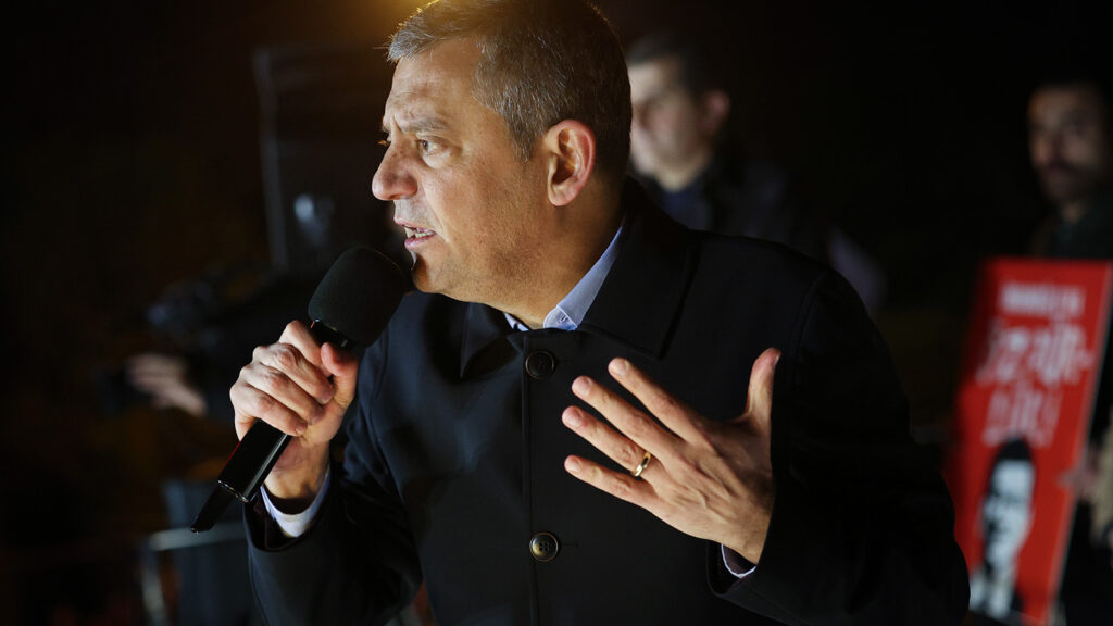 “Erdoğan vatan hainliğini katlıyor” diyen Özel: Bu kötülüğü işgâl ordusu yapmaz