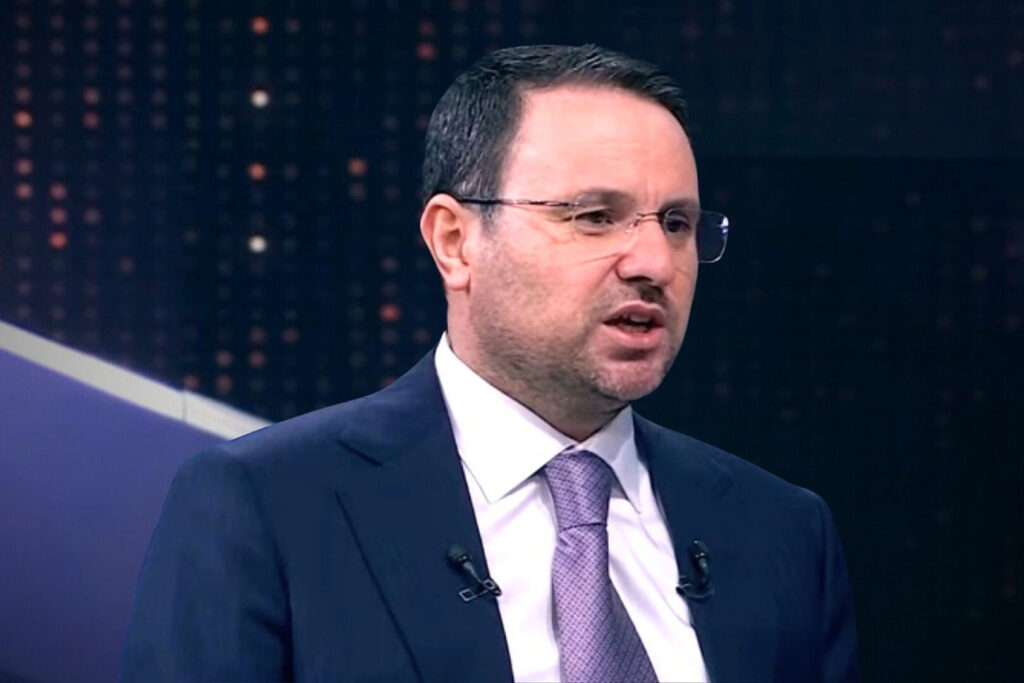 Gürlek’ten talimat: Avukat görüşmelerinde bilgi ve mektup paylaşımına düzenleme yolda