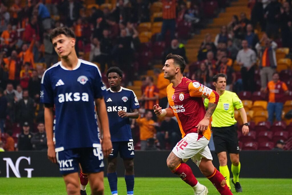 10 kişi kalan Galatasaray, Kasımpaşa'yı son dakika golleriyle mağlup etti